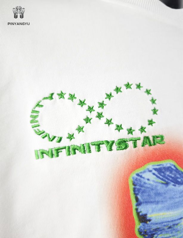 Diseño de impresión DTG y bordado personalizado de estilo extragrande.