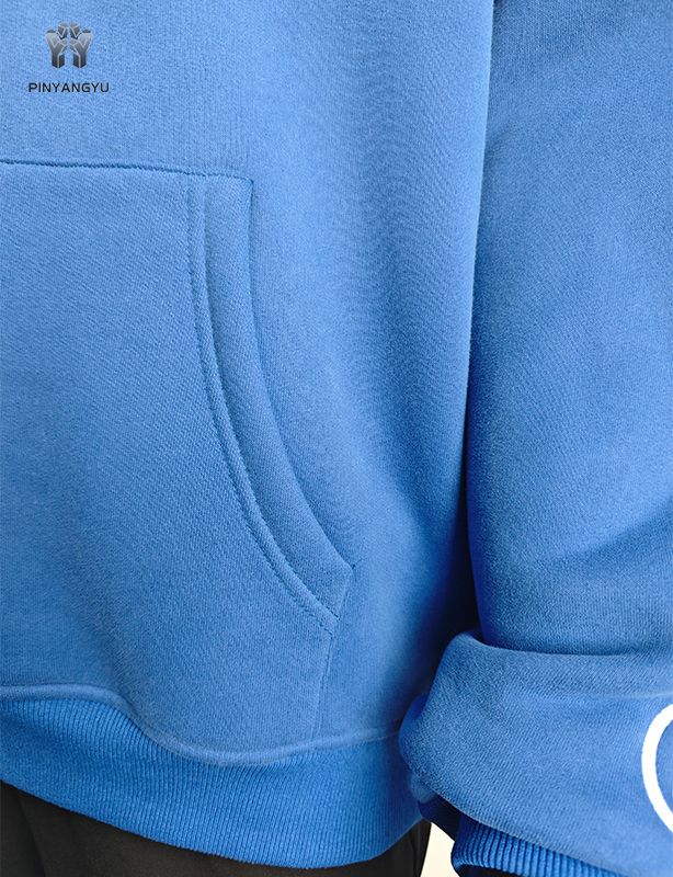 Sudadera con capucha con diseño de logotipo colorido y serigrafía